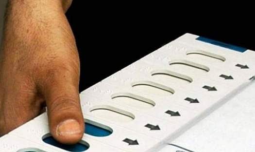 ஆர்.கே. நகரில் களைகட்டியது தேர்தல் திருவிழா: உண்மையில் இது யாருக்கான சவால்?