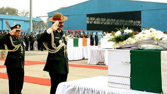 சியாச்சின் பனிச்சரிவு: 9 ராணுவ வீரர்களின் உடல்கள் தில்லி வந்தது