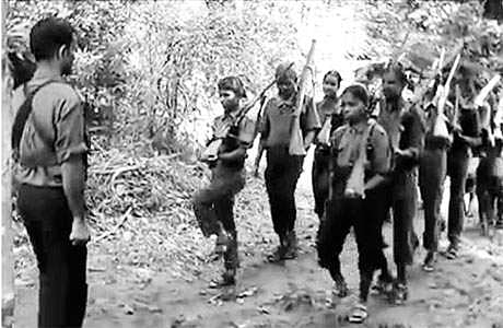 ஆயுதப் பயிற்சி அளிக்கும் மாவோயிஸ்டுகள் தமிழக சிறுவர்களும் பங்கேற்பா?