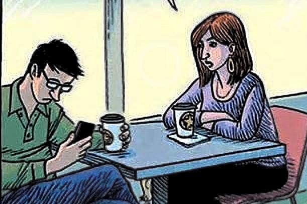 மற்றவர் பேசும் போது அதைக் கவனிக்காமல் வாட்ஸ்அப், ஃபேஸ்புக் நோண்டுவதும் ஒரு மன நோய் தான்!