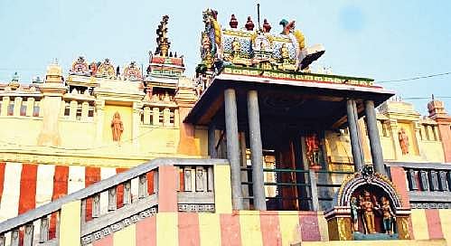 மார்கழி சிறப்பு! முருகப்பெருமானுக்கு வெந்நீர் அபிஷேகம் நடக்கும் கோயில்!!