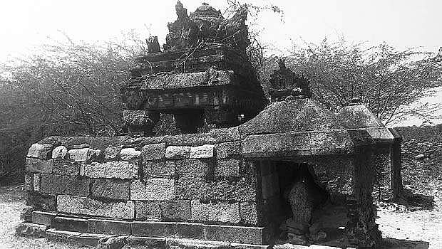 பழமை வாய்ந்த இடையன்வயல் கோபாலமடம் புனரமைக்கப்படுமா?