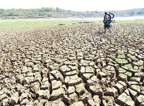 வேகமாக குறைந்து வரும் நீர்வளம்: என்ன செய்யப் போகிறது தமிழகம்? விரிவான அலசல்