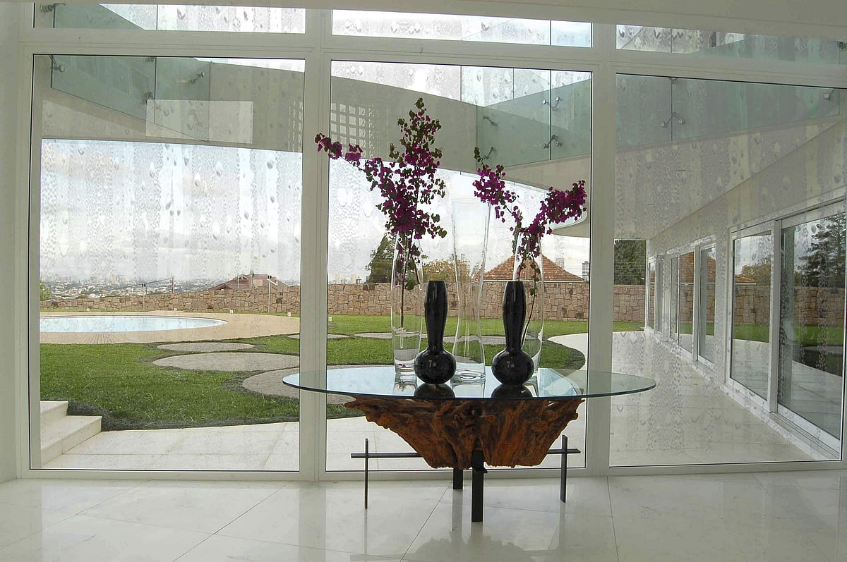 கடுமையான வெயிலோ, அடைமழையோ எதையும் சமாளிக்கும் விண்டோ மேஜிக் uPVC விண்டோக்கள்!!