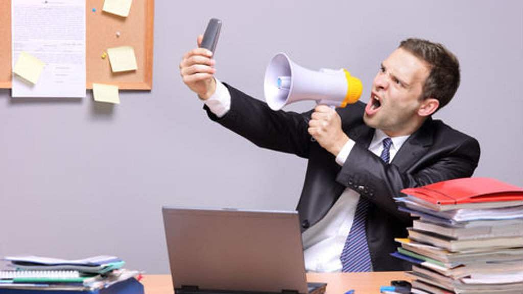 உங்கள் வேலைக்கு உலை வைக்கக் கூடிய இந்த 7 விஷயங்களைச் செய்யாதீர்கள்!