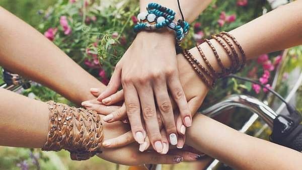 பெரும்பாலும் பிரிவில் முடியும் பதின் வயது நட்புக்கள்! ஆய்வு முடிவு தெரிவிக்கும் அதிர்ச்சி அறிக்கை!