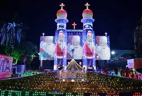 ஈரோட்டின் குட்டி தாஜ்மகால் எனப்படும் தேவாலயம்