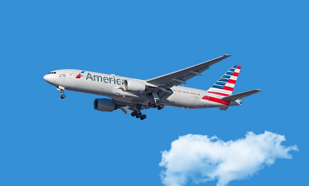 வாந்தி வருதுன்னு நடிச்சா பஸ்ல ஜன்னல் சீட் கிடைச்சிடும், ஆனா, அதே நாடகத்தை விமானத்துல அரங்கேற்றப் பார்த்தா?!