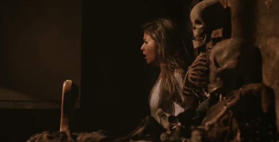 வேற லெவலில் மிரட்டும் அஞ்சலி! லிசா ட்ரெய்லர் வெளியீடு!