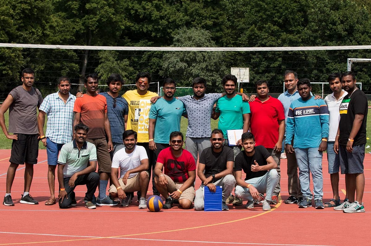 பல்லாங்குழி, பரமபதம், நொண்டி, மூணு கால் ஓட்டம்! பழமையை நினைவுபடுத்திய விழா இது!