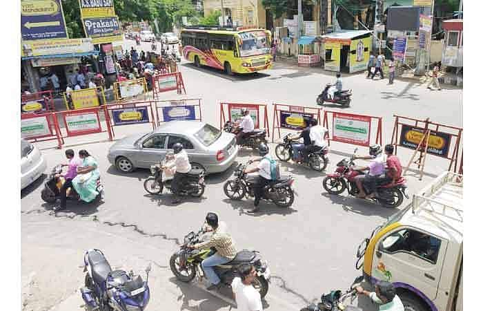 மூங்கில் மண்டப சாலையில் மேம்பாலம் அமைக்கக் கோரிக்கை