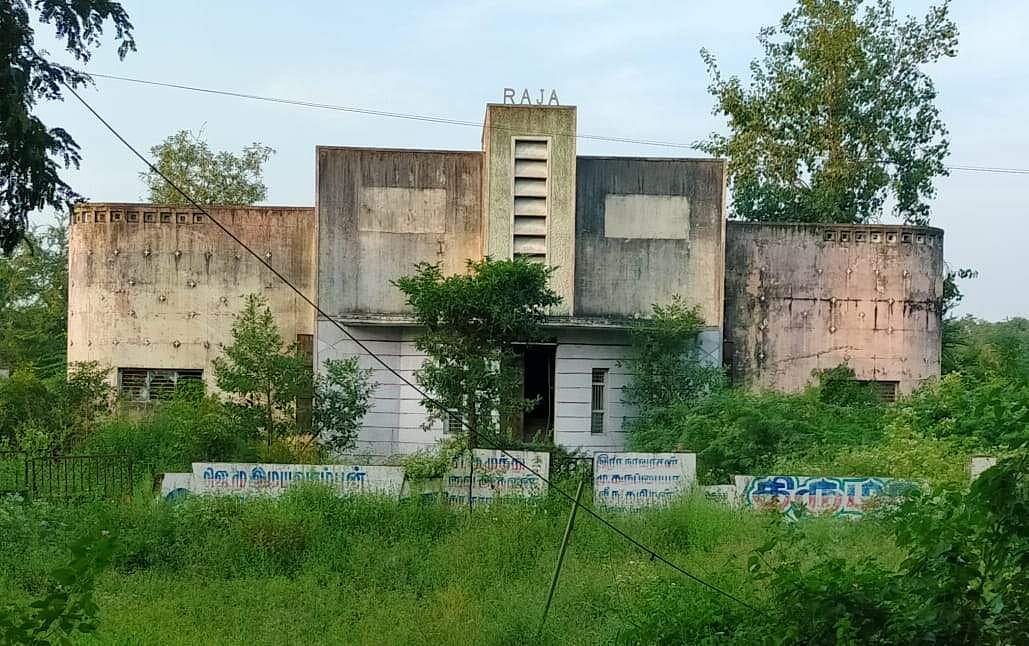 20 ஆண்டுகளாக மூடிக்கிடக்கும் 60 ஆண்டுக் கால திரையரங்கம்