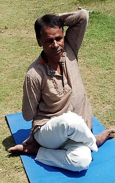 கரோனா வைரஸ் தாக்குதலில் இருந்து தப்பிக்க 7 எளிய யோகாசனங்கள்: காஞ்சி சங்கர மடத்தின் யோகா ஆசிரியா் விளக்கம்