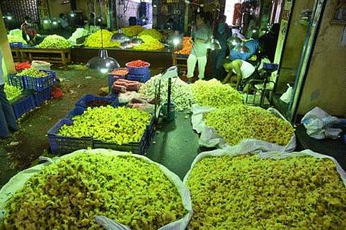 தைப்பூசத் திருவிழா: பூக்களின் விலை உயா்வு