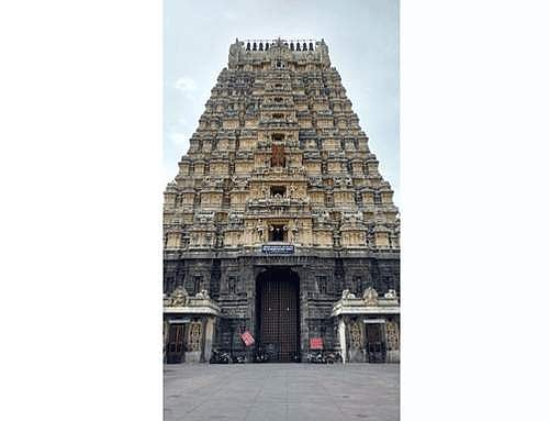 ஆலயங்கள் பூட்டப்பட்டதால் களையிழந்த கோயில் நகரம்