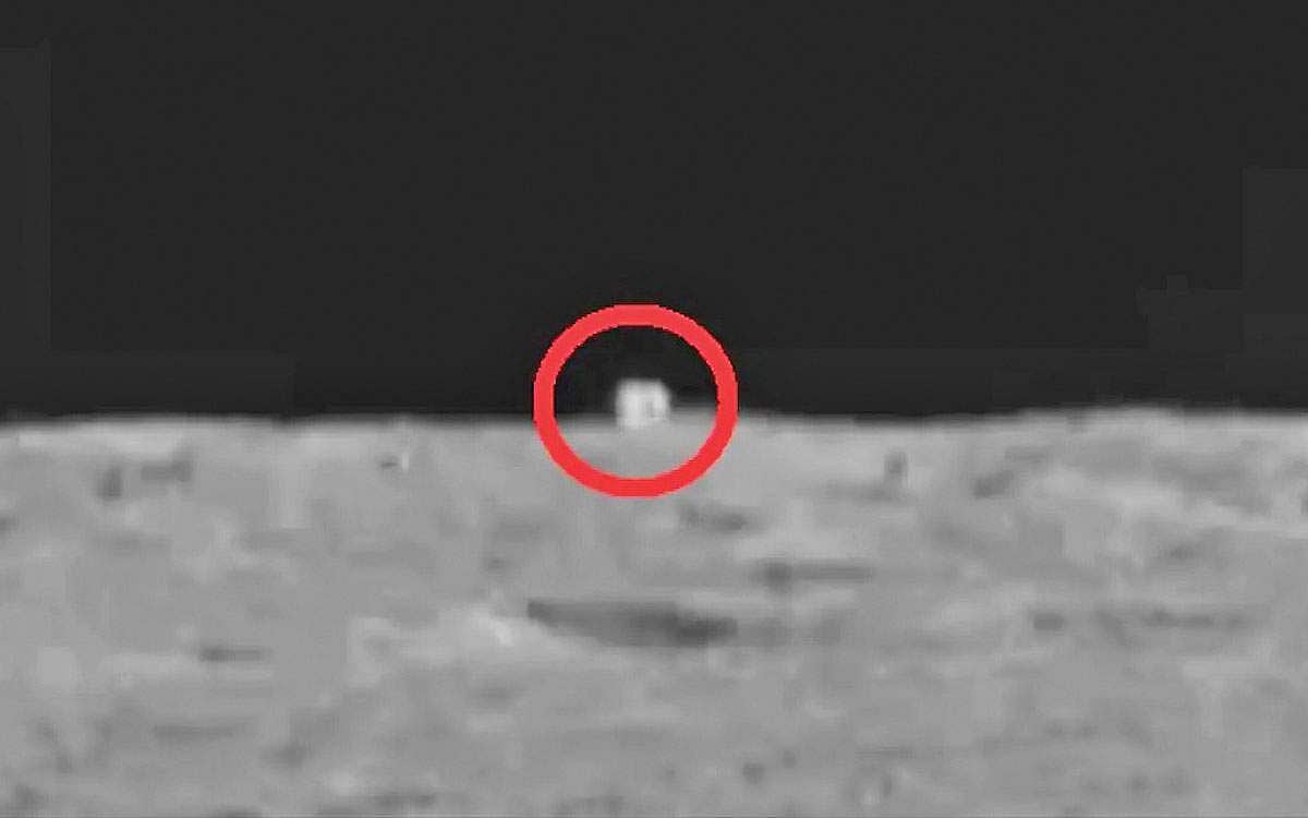 நிலவில் மர்ம வீடு!