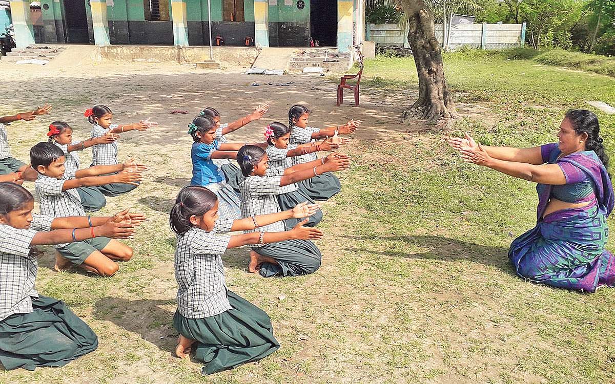 யோகா முறையில் கற்பித்தல்!