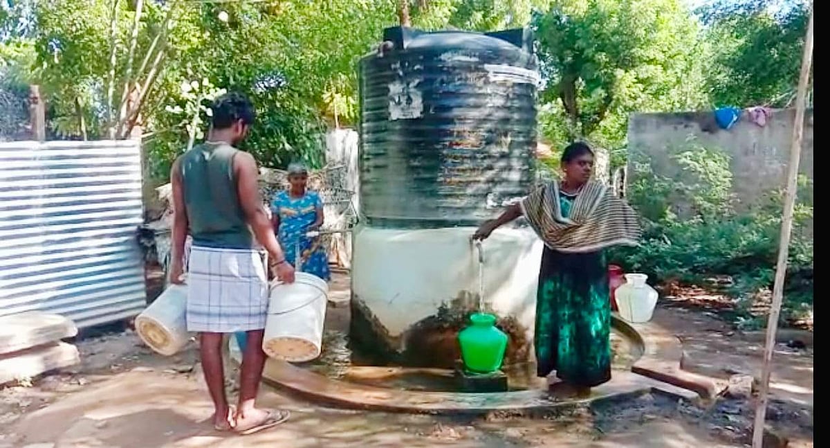 மானாமதுரையில் குடிநீரின்றித் தவிக்கும் இலங்கை அகதிகள்: சுண்ணாம்பு படியும் குடிநீரால் அவதி