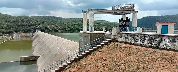 தொடா்பு எல்லைக்கு வெளியே...