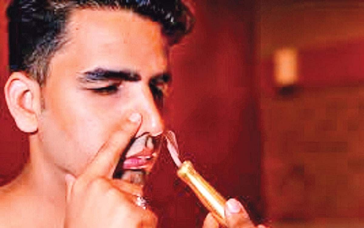 ஆயுள் காக்கும் ஆயுர்வேதம்: புகை வைத்தியம்!