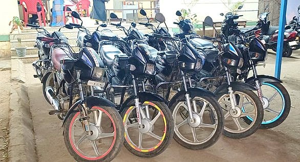 பறிமுதல் இருசக்கர வாகனங்கள் நாளை பொது ஏலம்