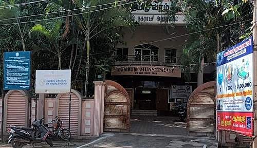 கம்பம் நகர்மன்றத் தலைவர் பதவிக்கு மோதும் 3 பெண்கள்