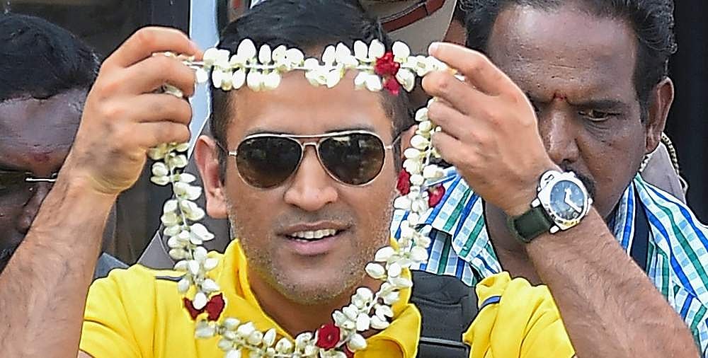 கருணாநிதி அளித்த பரிசுத்தொகை, காக்கா முட்டை சிறுவர்களுக்குப் பாராட்டு: தோனி பற்றிய சுவையான தகவல்கள்!