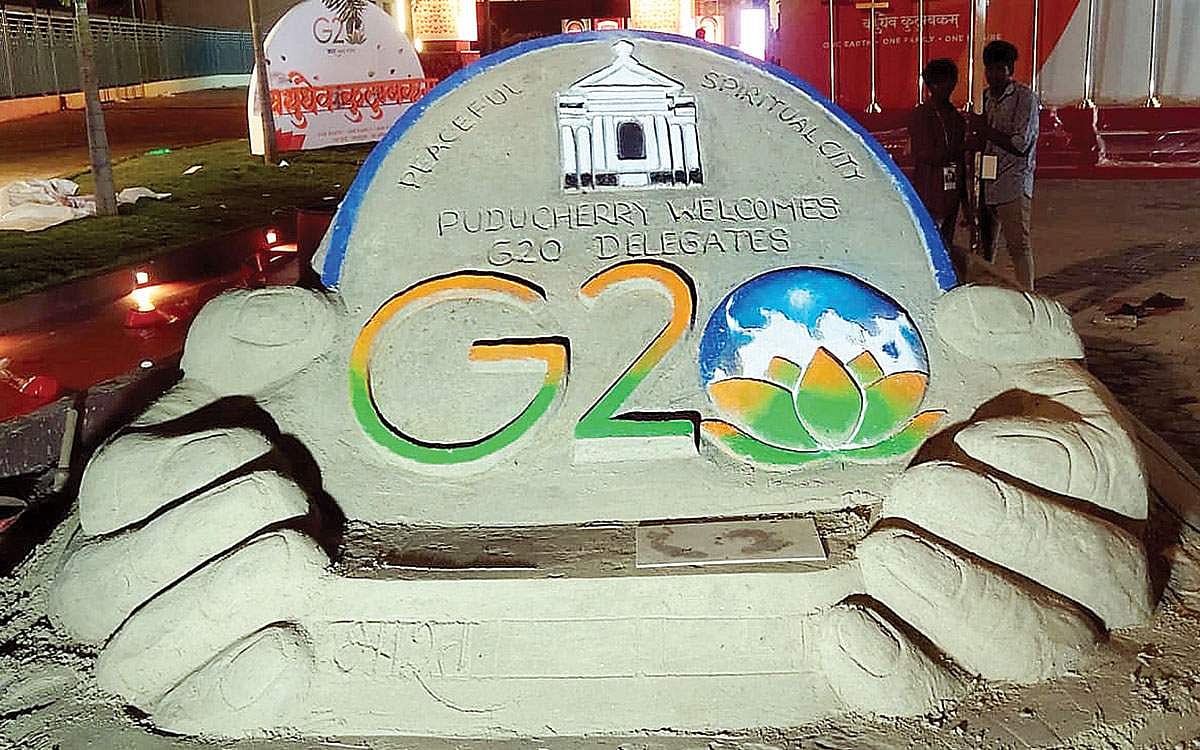 நாட்டின் முதல் மணல் சிற்பங்கள்!