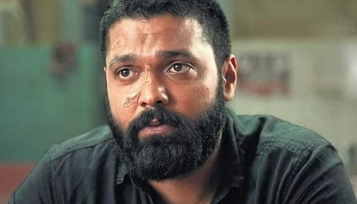 காதலின் பேரலை! ஏழு கடல் தாண்டி - திரை விமர்சனம்