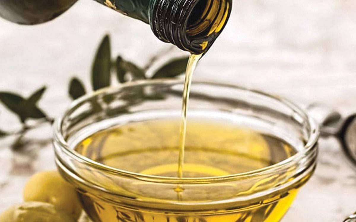 ஆயுள் காக்கும் ஆயுர்வேதம்: எண்ணெய் தேய்ப்பு, வியர்வை சிகிச்சை பலன் என்ன?